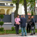 SNOWE guests ona way to Swedish embassy in Belgrad